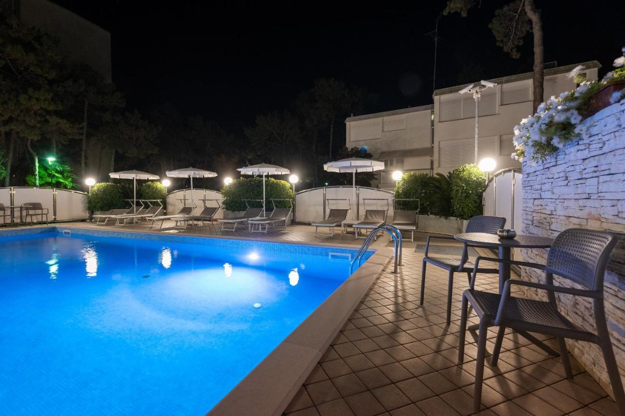 Hotel Croce Di Malta リニャーノ・サッビアドーロ エクステリア 写真