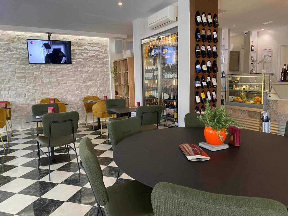 Hotel Croce Di Malta リニャーノ・サッビアドーロ エクステリア 写真
