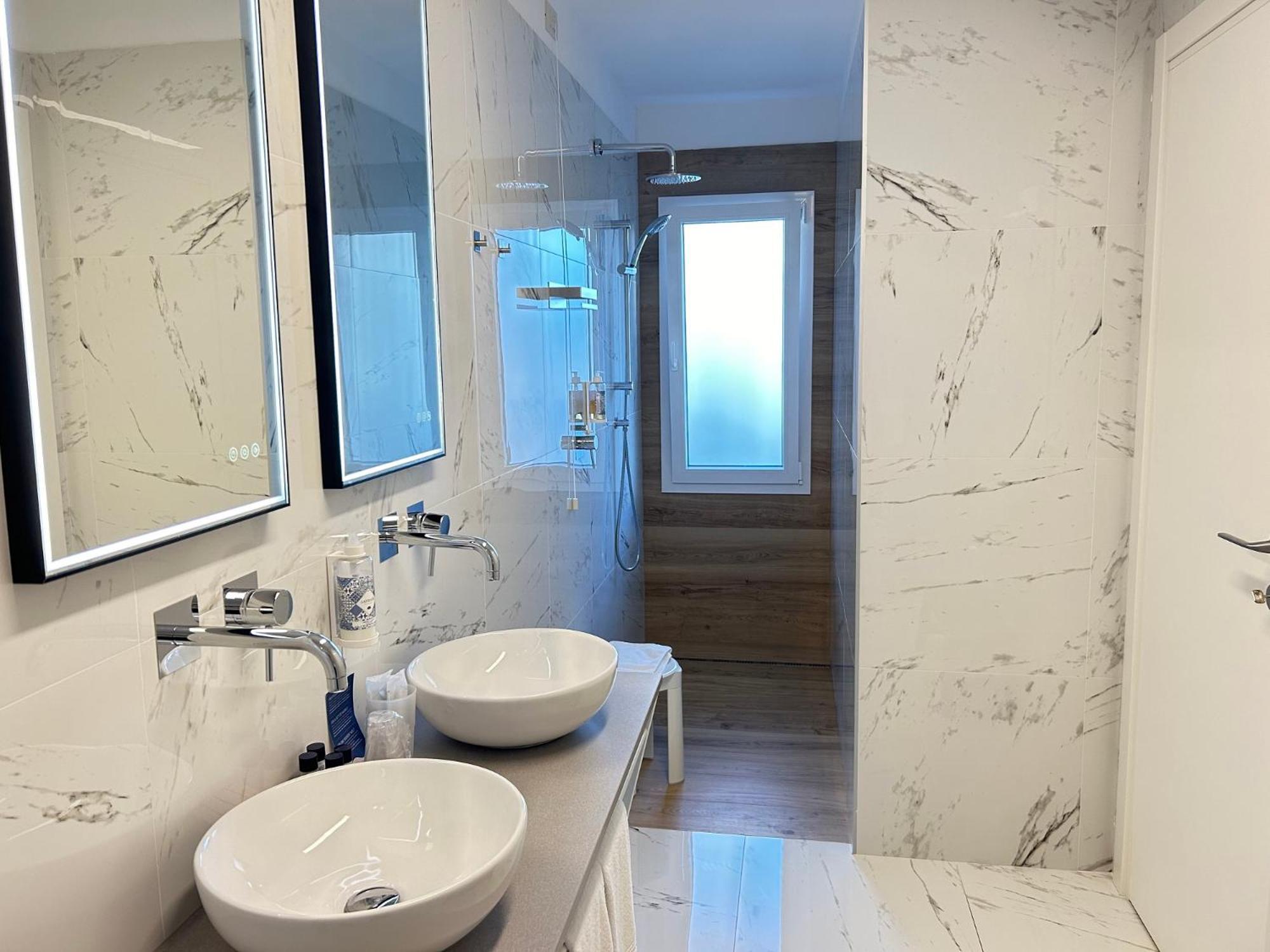Hotel Croce Di Malta リニャーノ・サッビアドーロ エクステリア 写真