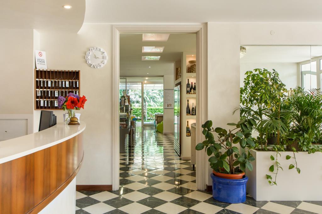 Hotel Croce Di Malta リニャーノ・サッビアドーロ エクステリア 写真