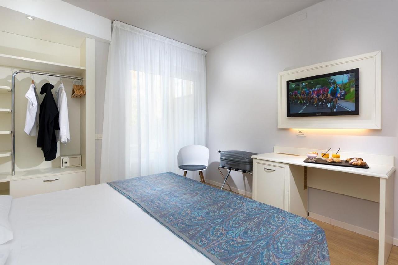 Hotel Croce Di Malta リニャーノ・サッビアドーロ エクステリア 写真